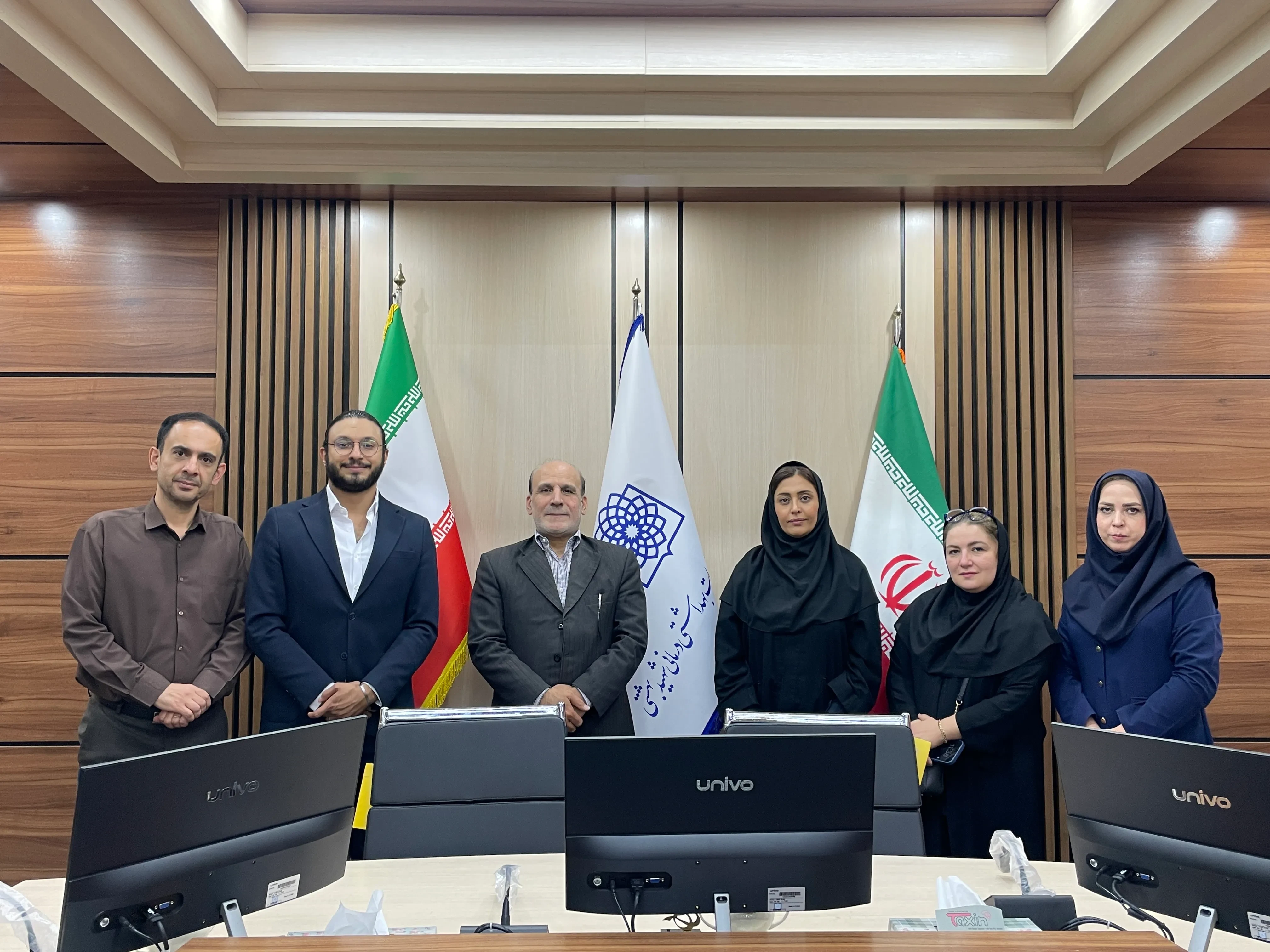 حضور اعضای جامعه دندانسازان ایران در بیمارستان طالقانی با هدف توسعه مشارکت‌های اجتماعی